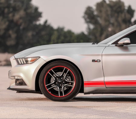 Huur Ford Mustang EcoBoost Convertible V4 2016 in Dubai